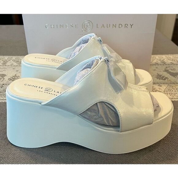 Chinese Laundry Women's Taysha Wedge Sandal - Picture 2 of 7